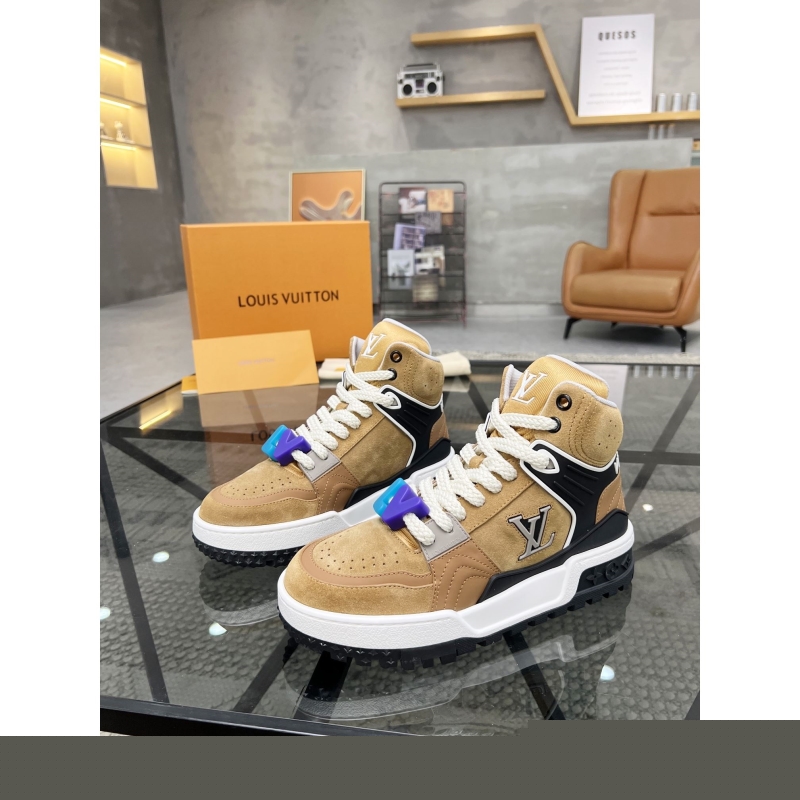 l**is V*t*n sneakers